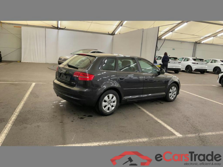AUDI A3 Sportback Dsl A3 Sportback 1.6 TDi e Attraction Start/Stop DPF #4