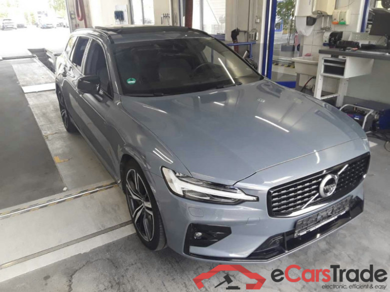 Volvo V60 Kombi (2018->) DE - Kb5 B5 (Benzin) AWD EU6d, Plus Dark Mild-Hybrid, 2021 - 2022 #1