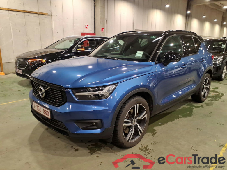 VOLVO XC40 1.5 T5 TE PHEV R-Design DCT STOCK
