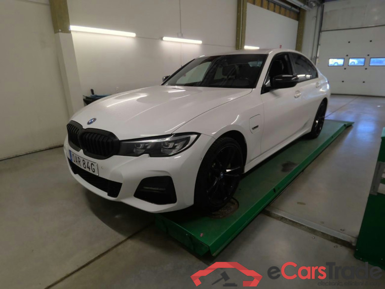 330e xDrive Connected Aut
