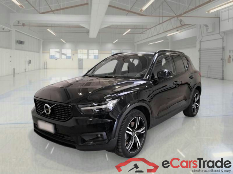 VOLVO XC40 / 2017 / 5P / SUV T5 PLUG-IN HYBRID AUTO RECHARGE R-DESIGN