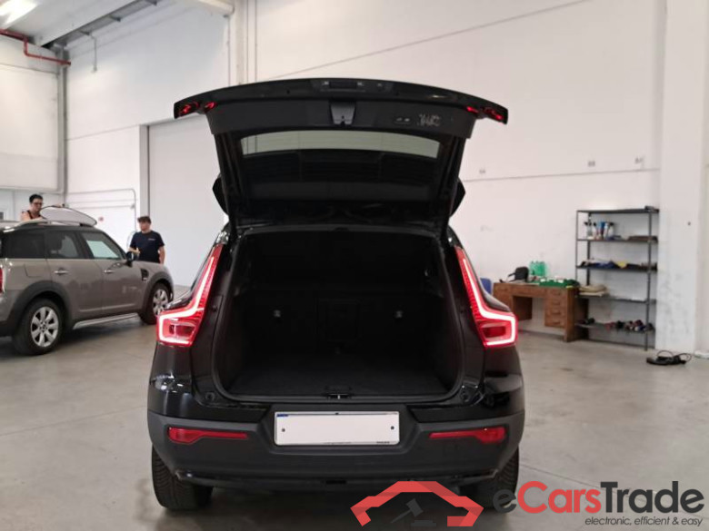 VOLVO XC40 / 2017 / 5P / SUV T5 PLUG-IN HYBRID AUTO RECHARGE R-DESIGN #5