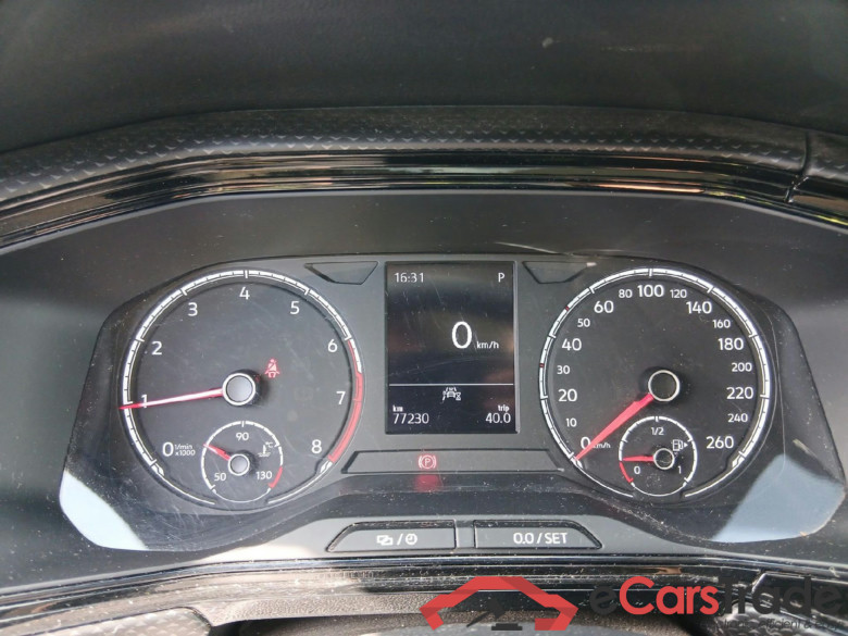 VOLKSWAGEN T-Cross / 2018 / 5P / todoterreno Advance 1.0 TSI 85kW (115CV) DSG (AC) #4