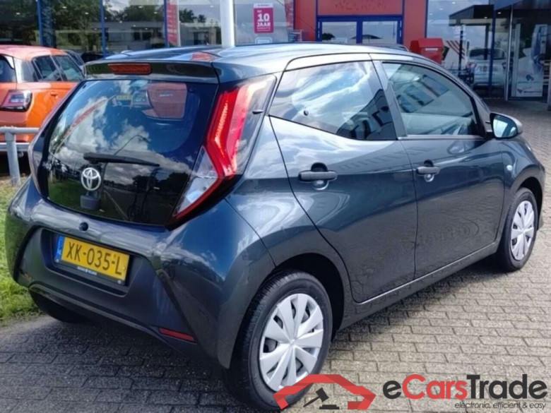 TOYOTA Aygo 1.0 VVT-i x-fun #4