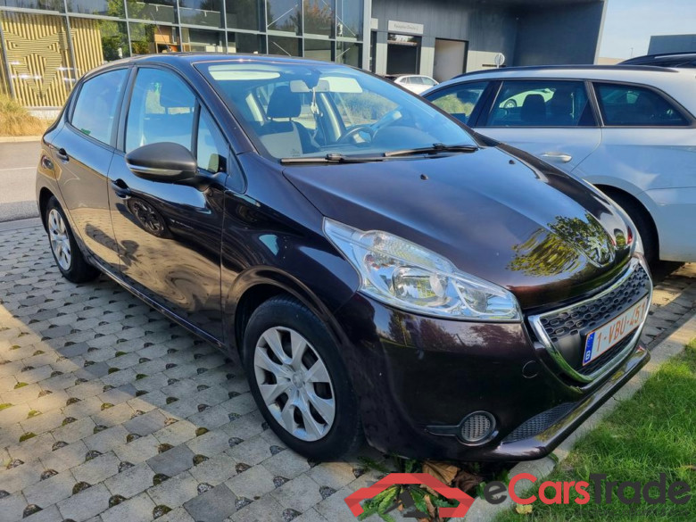 PEUGEOT 208 1.2i Access #2