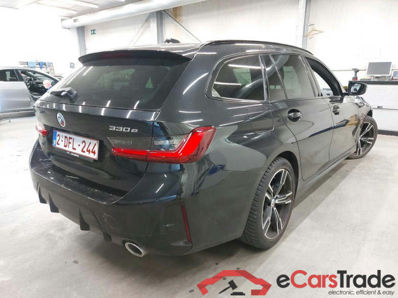 BMW - BMW 3 TOURING 330e 292PK M Sport & Entertainment Pack & Parking Assistant Pack  * HYBRID * #2