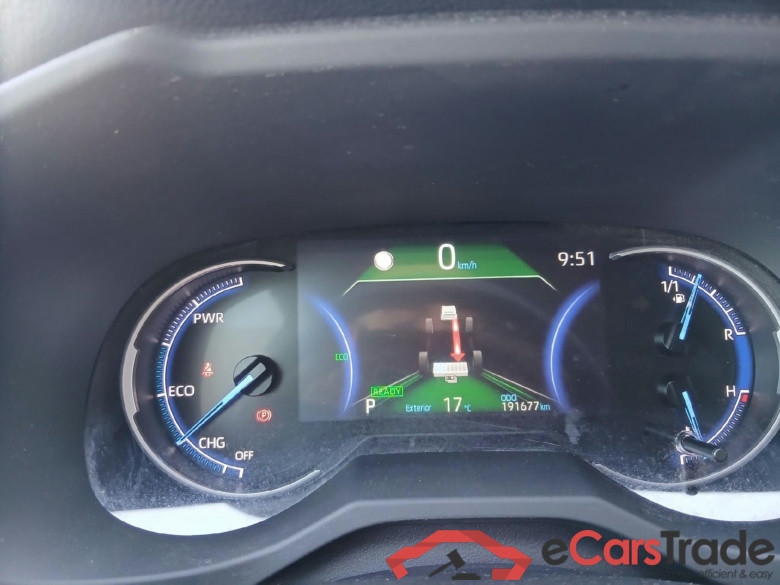 TOYOTA Rav4 / 2018 / 5P / todoterreno 2.5l 220H Advance #4