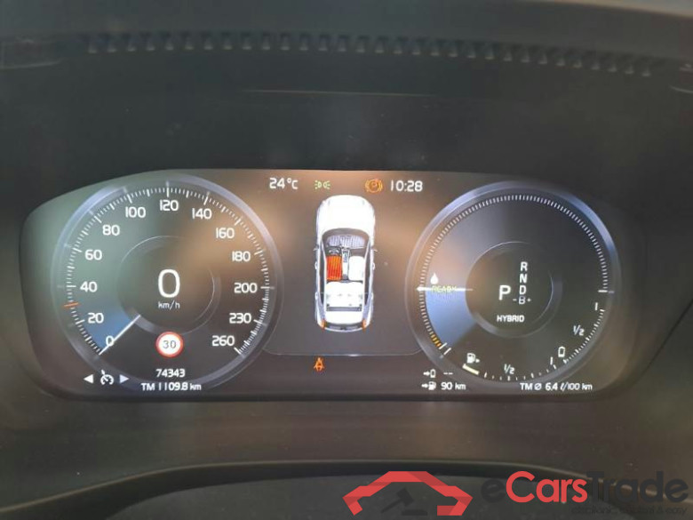 VOLVO XC40 / 2017 / 5P / SUV T4 PLUG-IN HYBRID AUTO RECH INSCRIP EXPR #4