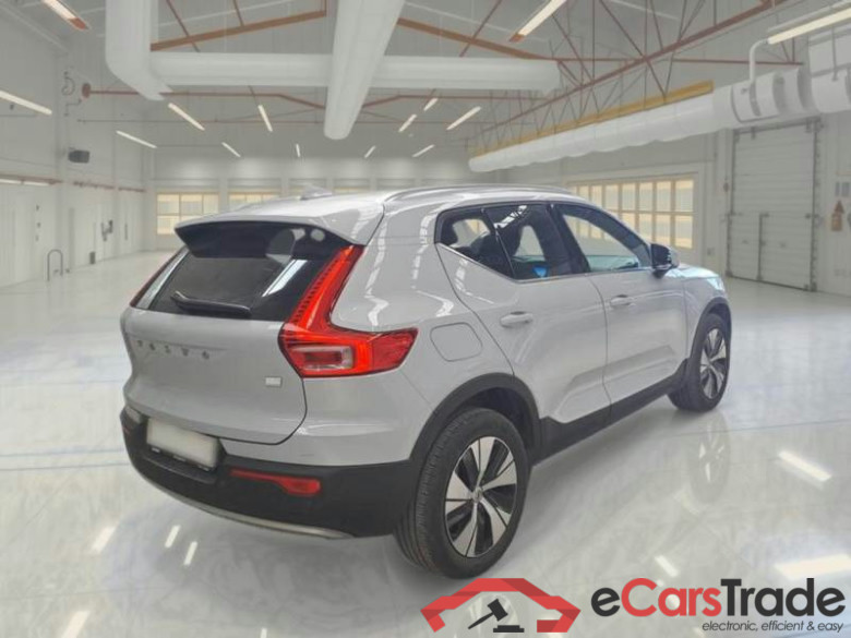 VOLVO XC40 / 2017 / 5P / SUV T4 Plug-in Hybrid auto Rech Inscrip Expr #2