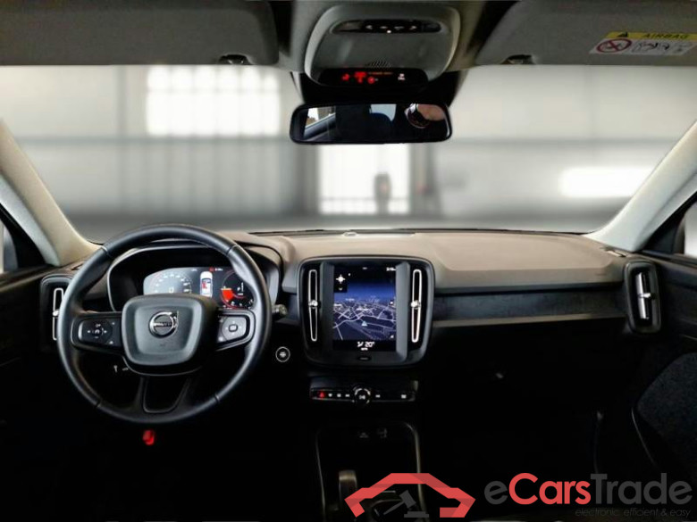 VOLVO XC40 / 2021 / 5P / SUV T4 Recharge Plug-in auto Essential #3