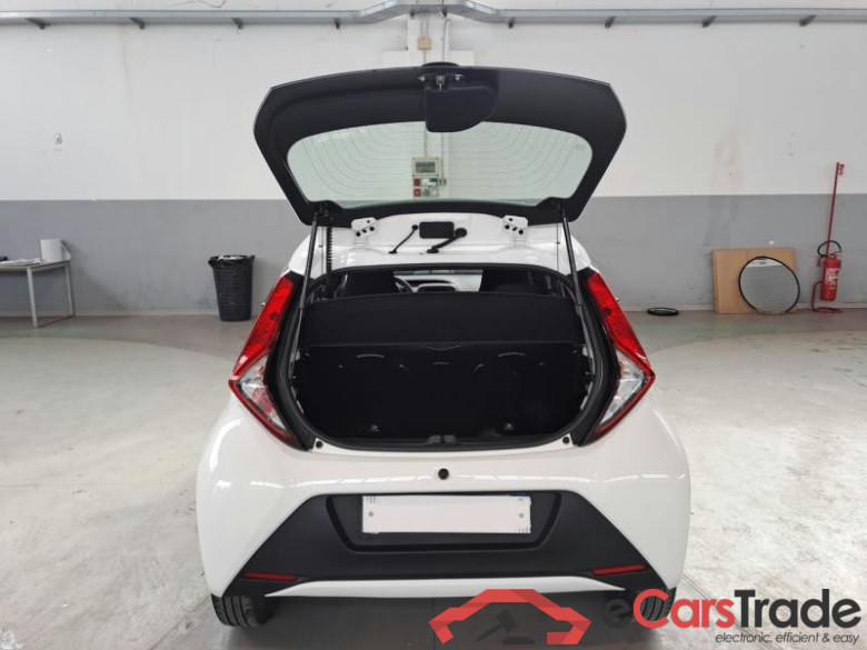 TOYOTA AYGO CONNECT / 2018 / 5P / BERLINA 1.0 VVT-I X-BUSINESS LIGHT #5