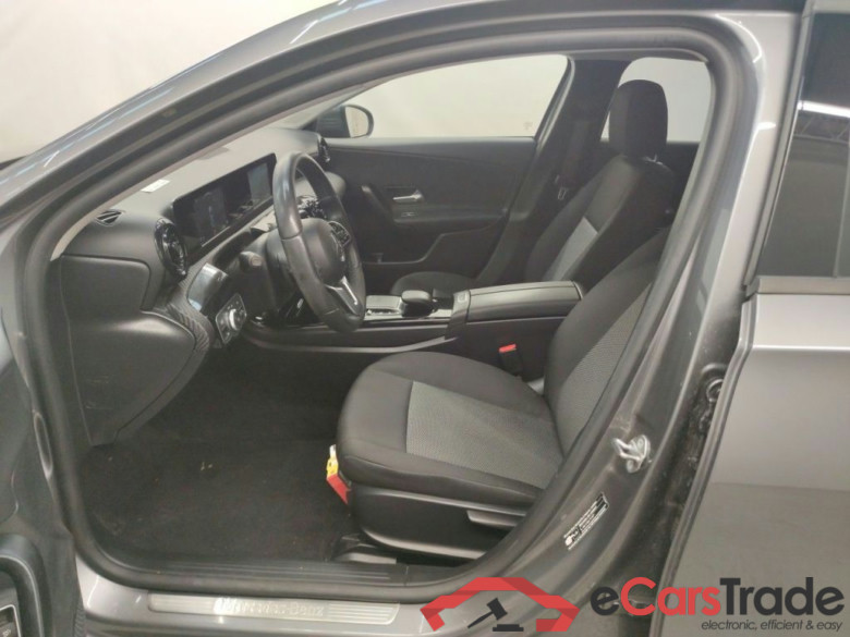 Mercedes-Benz A-Klasse Limousine A 180d Business Solution Essential Aut. 4d #3