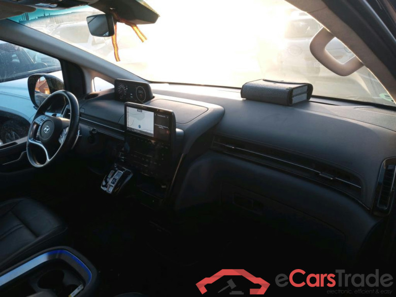 HYUNDAI Staria / 2022 / 5P / monovolumen 2.2 CRDI Style 4x4 7S #3