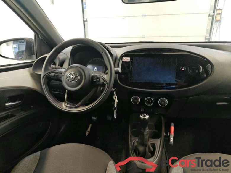 TOYOTA Aygo X 1.0 VVT-i MT Play #3
