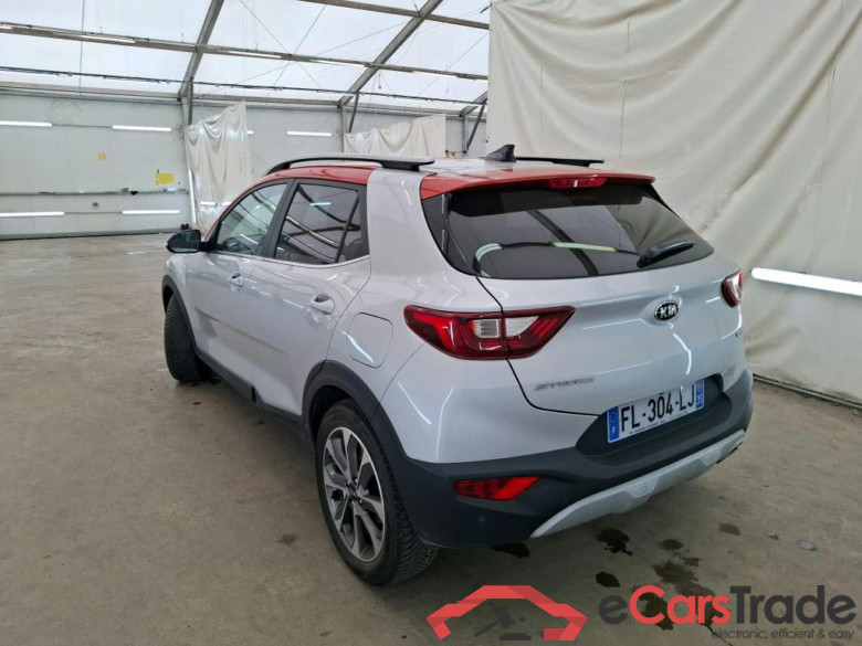 KIA Stonic / 2017 / 5P / SUV 1.0 T-GDI 120 DESIGN DCT7 #2