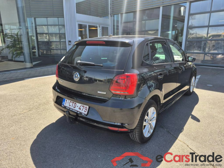 VOLKSWAGEN Polo Trendline 1.0  BlueMotion Technology 55 kW (75 ch) 5 vitesses manuel #2