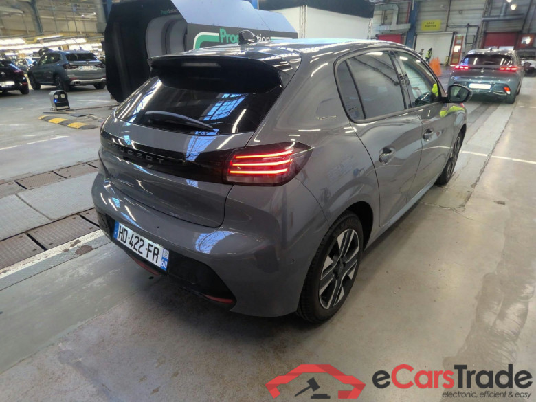 Peugeot 208 Allure 1.2 Essence 100 S&S BVM6 #2