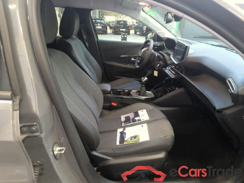 Peugeot 208 Allure 1.2 Essence 100 S&S BVM6 #3