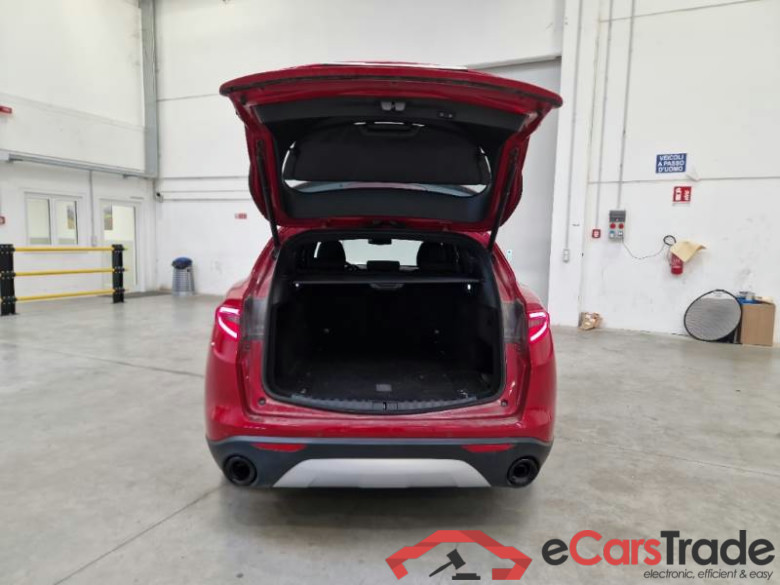 ALFA ROMEO STELVIO / 2017 / 5P / SUV 2.2 TD 190 CV SUPER BUSINESS AT8 Q4 #4
