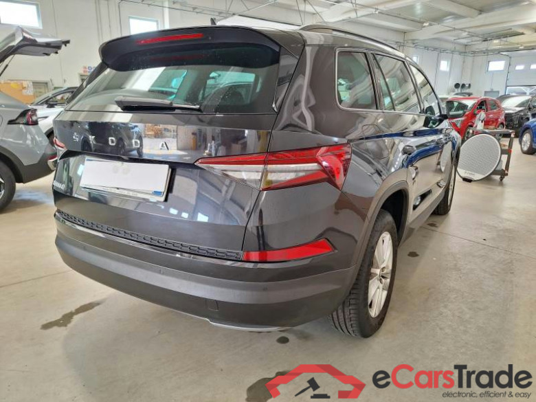 SKODA KODIAQ / 2021 / 5P / SUV 1.5 TSI ACT EXECUTIVE 7P #2