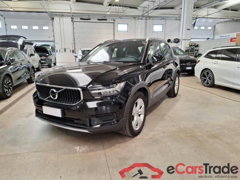 VOLVO XC40 / 2017 / 5P / SUV T3 MOMENTUM #1