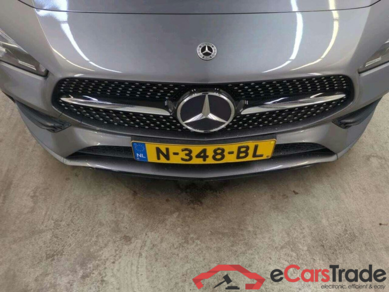 MERCEDES-BENZ CLA-klasse Shooting Brake 200 Bns Sol. AMG #4