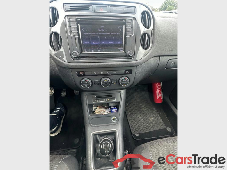 VOLKSWAGEN Tiguan Trend & Fun 2.0 TDI SCR BlueMotion Technology 81 kW (110 ch) 6 vitesses manuel #6