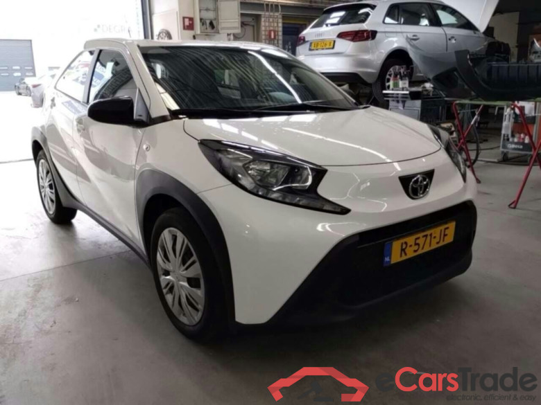 TOYOTA Aygo X 1.0 VVT-i MT Play #2