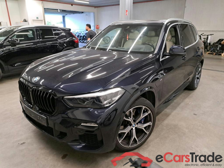 BMW - BMW X5 xDrive45e 320PK M Sport & Business Plus With Front Comfort Vernasca Mem Seats & Head Up & Parking Assistant Plus & Pano Roof & 21 Inch  * HYBRID *