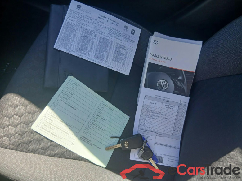 TOYOTA Yaris / 2020 / 5P / berlina con portón 1.5 120H Business Plus #5