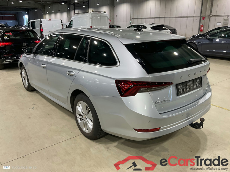 SKODA OCTAVIA COMBI 1.0 TSI MHEV 81KW DSG CLEVER #3