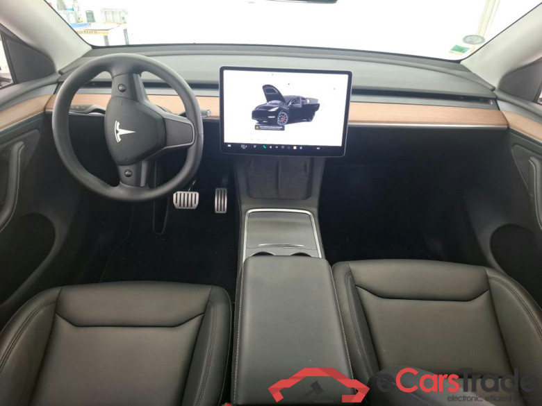 TESLA Model Y / 2020 / 5P / SUV Performance Dual-Motor AWD #6