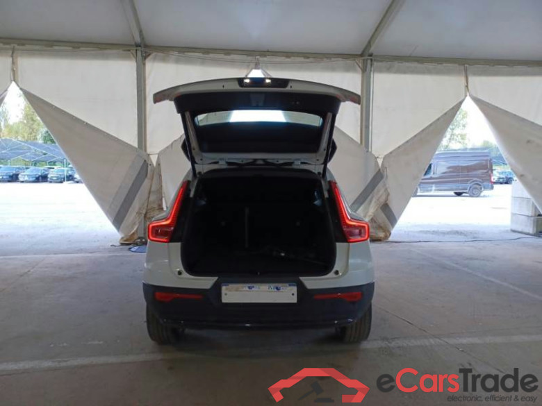 VOLVO XC40 / 2021 / 5P / SUV T5 RECHARGE PLUG-IN AUTO ULTIMATE DARK #5