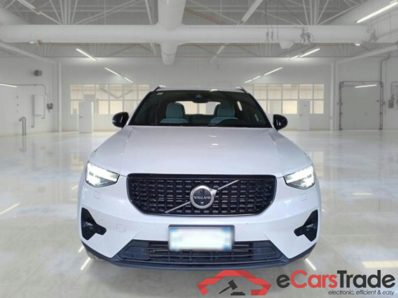 VOLVO XC40 / 2021 / 5P / SUV T5 RECHARGE PLUG-IN AUTO ULTIMATE DARK #6