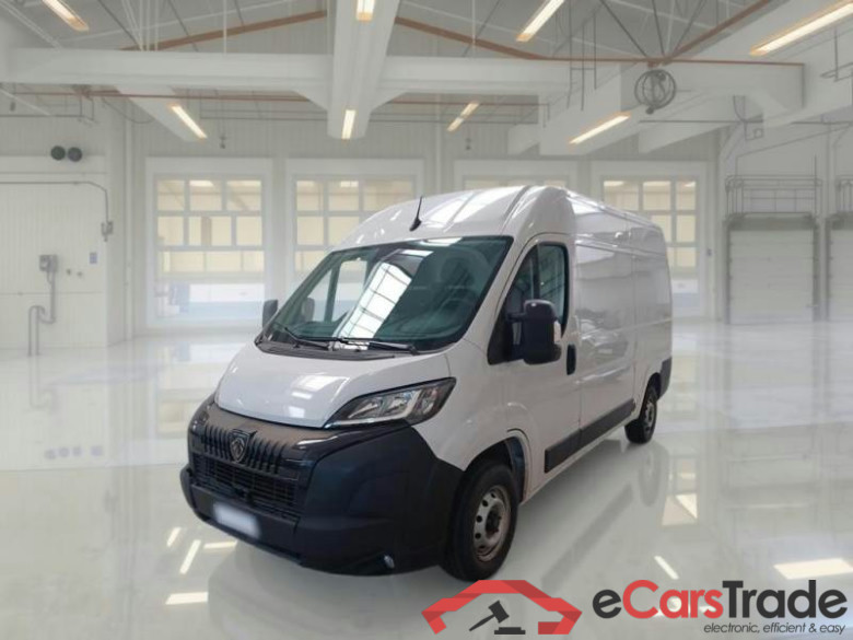 PEUGEOT BOXER / 2023 / 4P / FURGONE 2.2 BLUEHDI 120 SeS 330 L2H2 #1