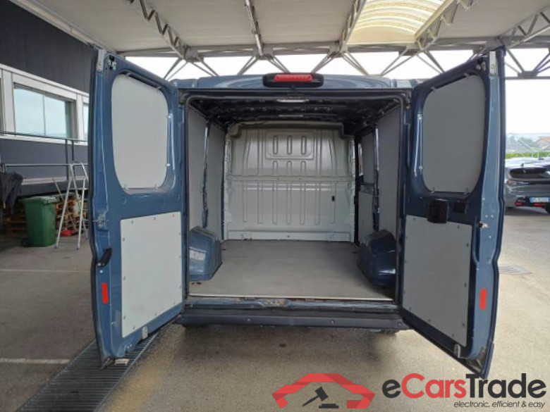 PEUGEOT BOXER / 2014 / 4P / FURGONE 330 L1H1 2.2 BLUEHDI 120CV SeS #5