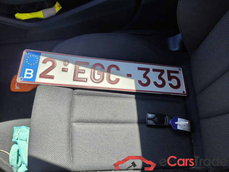 Audi A4 Avant 2.0 35 TFSi 110kW S tronic Attraction BE 5d !! Damaged car !! rolling car #4