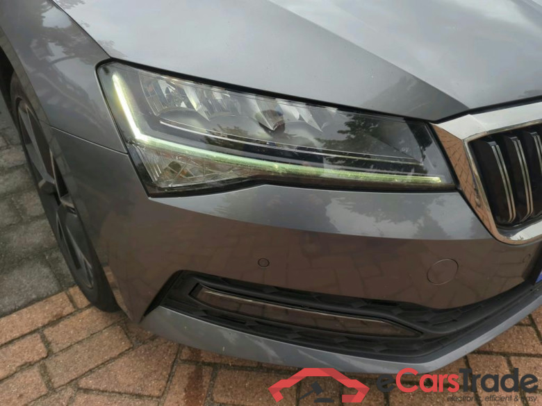 SKODA Superb Combi 110 kW #4