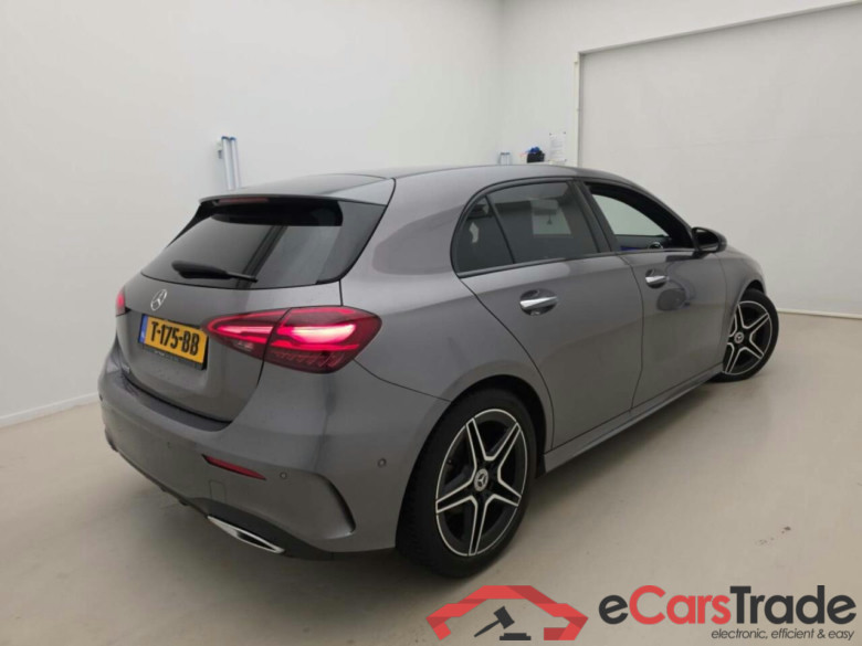 MERCEDES-BENZ A-klasse 180 AMG Line AUT. #2