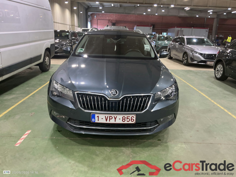 SKODA SUPERB COMBI DIESEL - 2015 2.0 CR TDi Ambition DSG #2