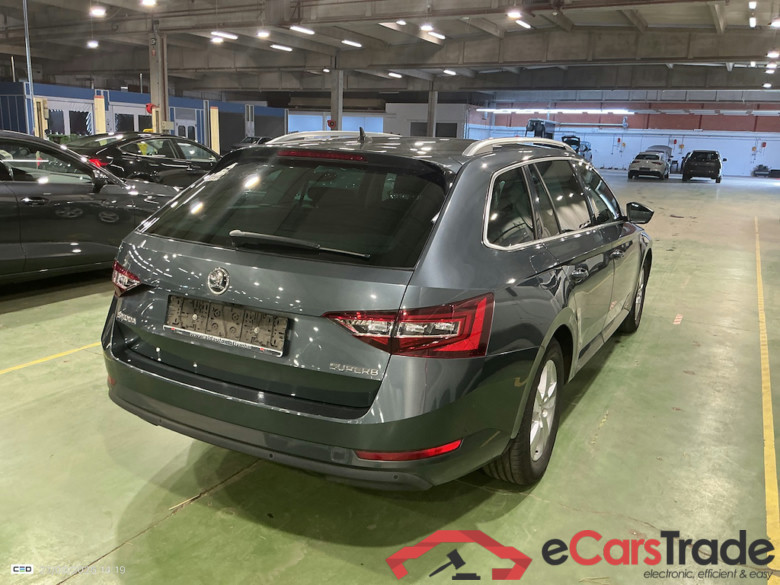 SKODA SUPERB COMBI DIESEL - 2015 2.0 CR TDi Ambition DSG #4