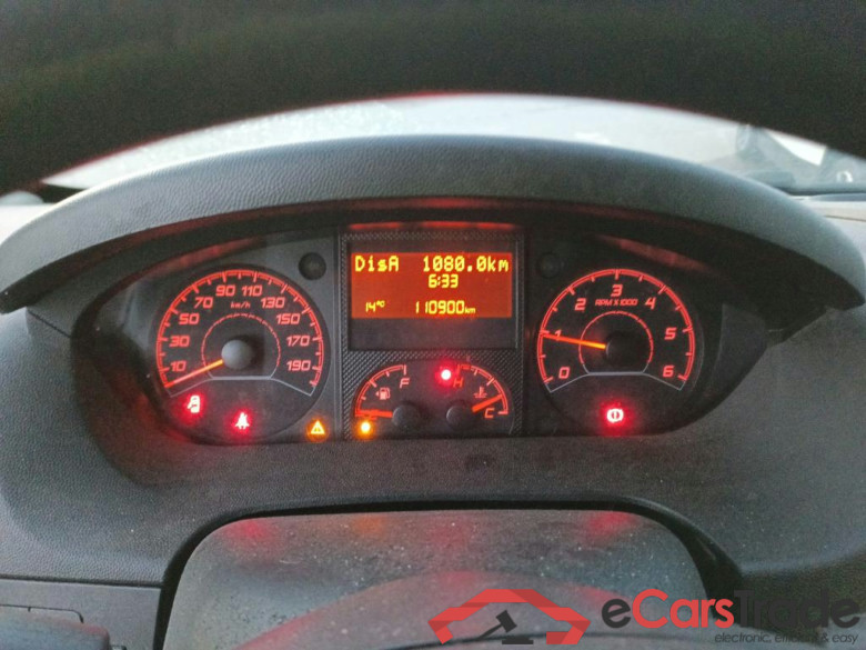 PEUGEOT Boxer / 2014 / 4P / furgón 330 L1 H1 BHDI 103kW (140CV) S&S 6 V M (CX) #4