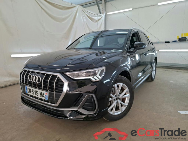 AUDI Q3 / 2018 / 5P / SUV 45 TFSI E 245 S TRONIC S LINE #1