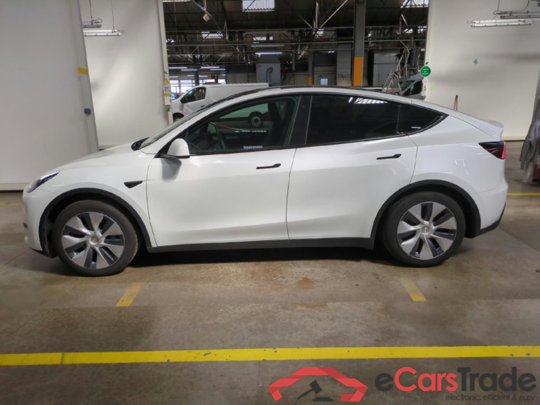 TESLA Model Y / 2021 / 5P / SUV RWD #2