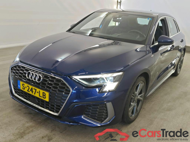Audi A3 Sportback 35 TFSI S tronic S edition 5d  + Matrix led, Head-up #1