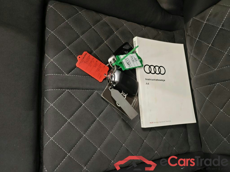 Audi A4 Avant 35 TFSI S tronic S Edition 5d + Sportstoelen voor #4