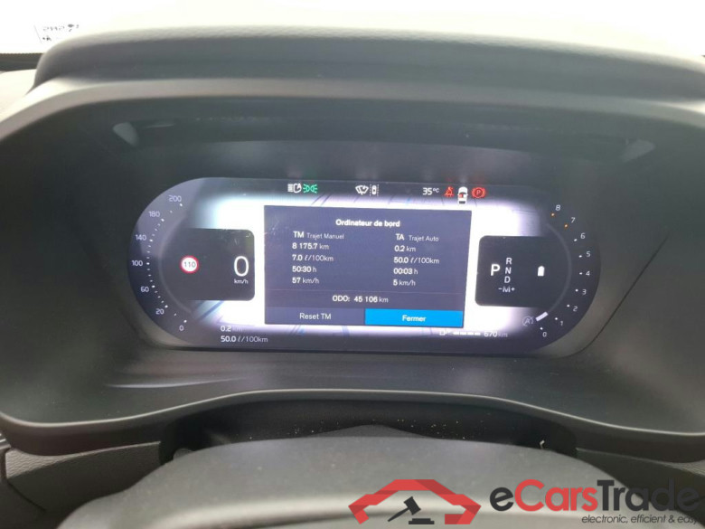 VOLVO XC40 / 2022 / 5P / SUV B3 163 DCT 7 Ultra #6