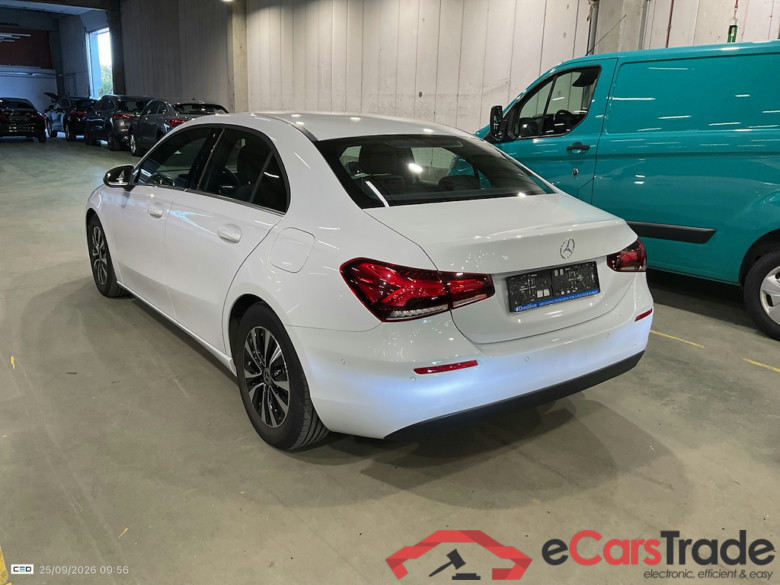 MERCEDES-BENZ A-CLASS LIMOUSINE 1.3 A 180 BUSINESS LINE DCT #3