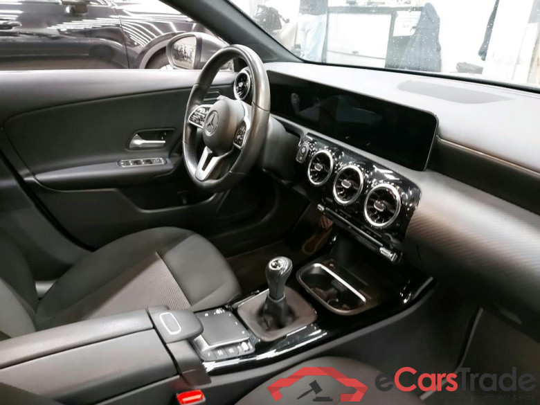 MERCEDES - MER CLA SHOOTING BRAKE 180 d 116PK Business Solution #3