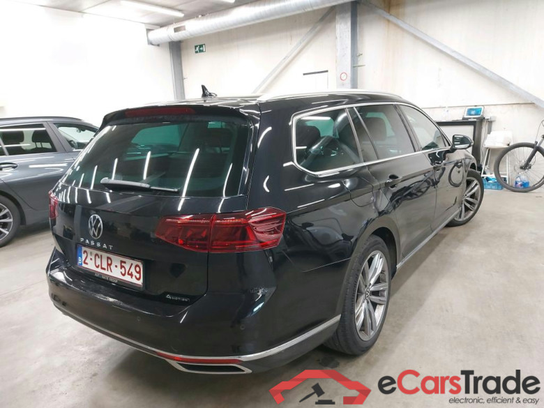 VOLKSWAGEN - VW  PASSAT VARIANT TDI 200PK DSG7 4MOTION  Elegance Business Pack Adventure With 12 Way Electric Nappa Seats & Matrix & Winter & Head UP & HarmanKardon & Auxiliary Heater & Area View & Park&Trailer Assist #2